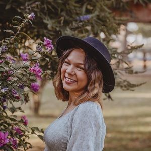 Meet your Posher, Maegan